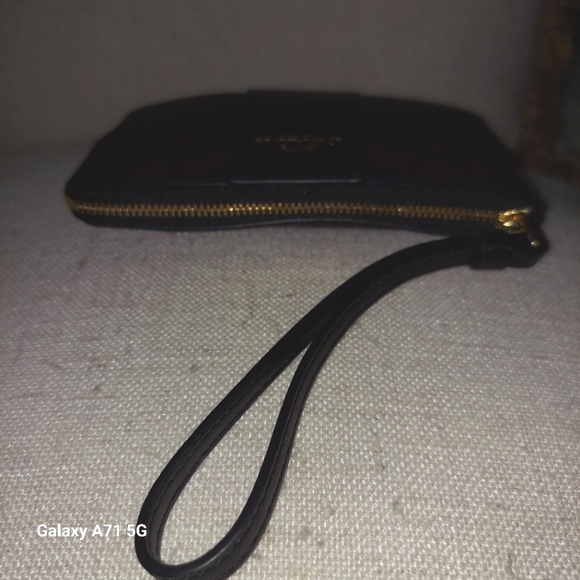 Coach NWT Signature Dark Khaki and Black Wristlet Wallet - Picture 5 of 11